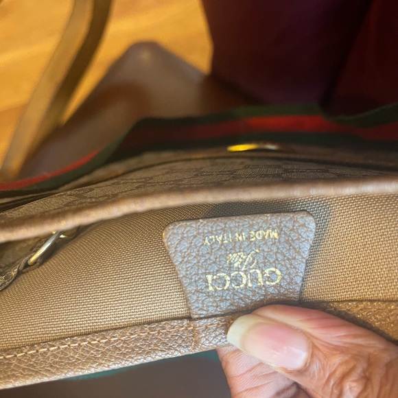 Gucci Large Monogram Tote - Picture 4 of 10